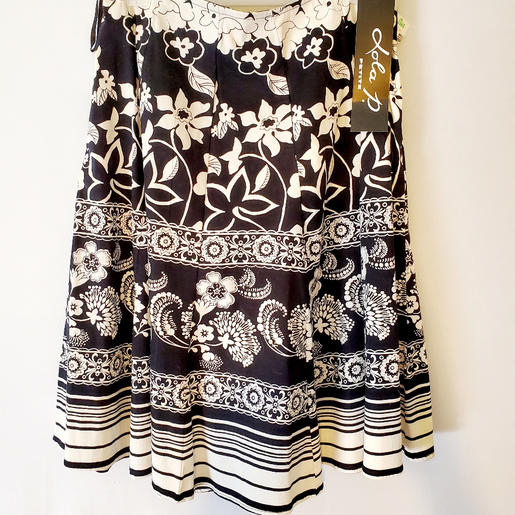Host Pick Womens Lola Skirt (Petite) Black-White